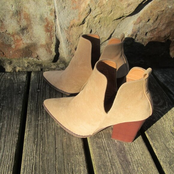 Faux Suede Tan/Cream Ankle Boots/Half Boots Women's Size 10 - Picture 3 of 16